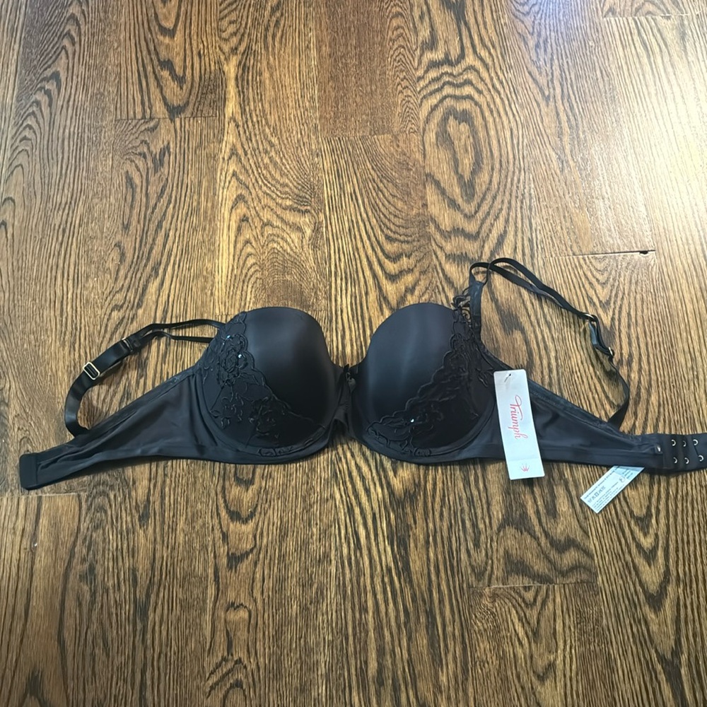 NEW with Tag TRIUMPH Bra Black 38D